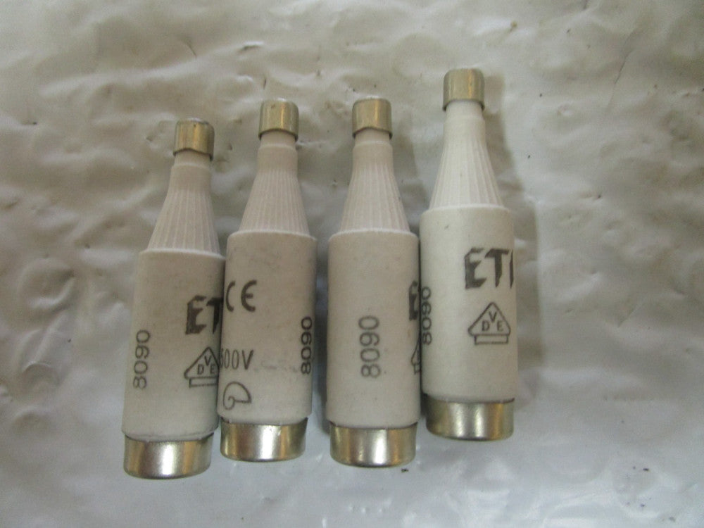 NEW LOT OF 4 ETI BOTTLE FUSE 4/500 8090 4A AMP 500V VOLT