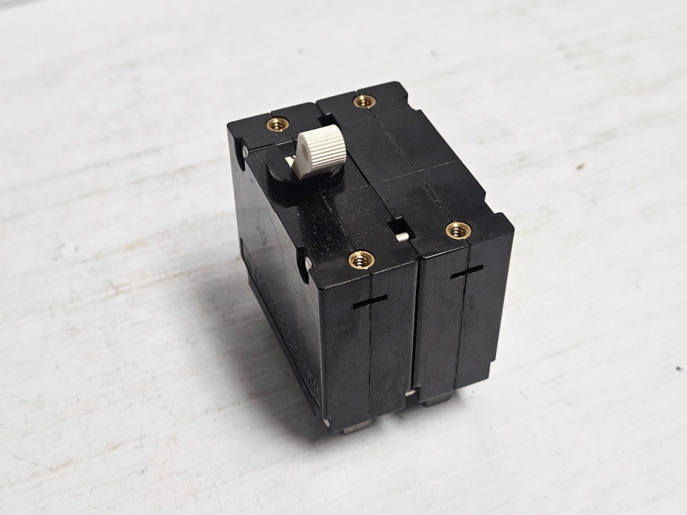 CARLING TECHNOLOGIES CIRCUIT BREAKER AB2-X0-21-675-1B1-C 61-7356 3 A AMP 2P 277V