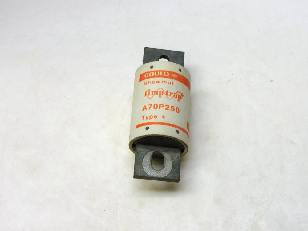 GOULD SHAWMUT AMPTRAP A70P250 FUSE TYPE 4 700VAC 250AMPS