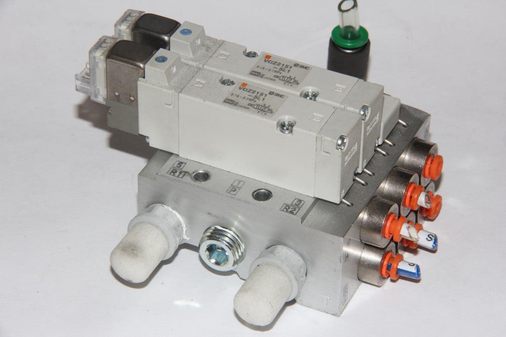 Lot of 2 SMC VQZ2151-5LI 5-Port Base Mounted Solenoid Valves with Manifold