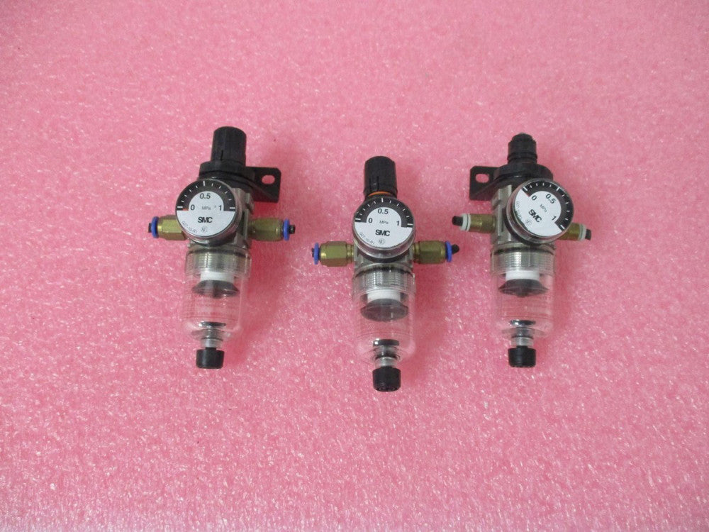 SMC LOT OF 3 SMC G27-10-R1 PNEUMATIC REGULATORS