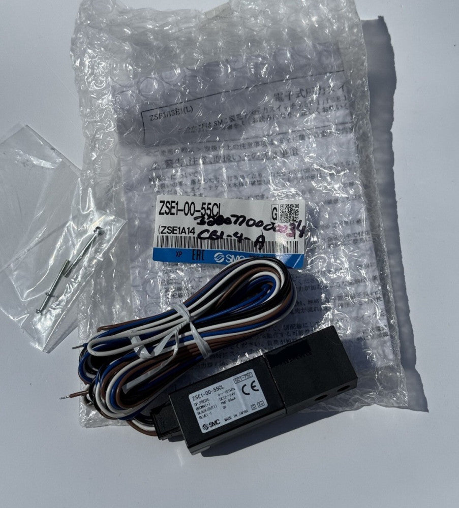 SMC ZSE1-00-55CL  0-101 kPa, 12-24 VDC, 80 mA PNP, OV, Vacuum Switch - New