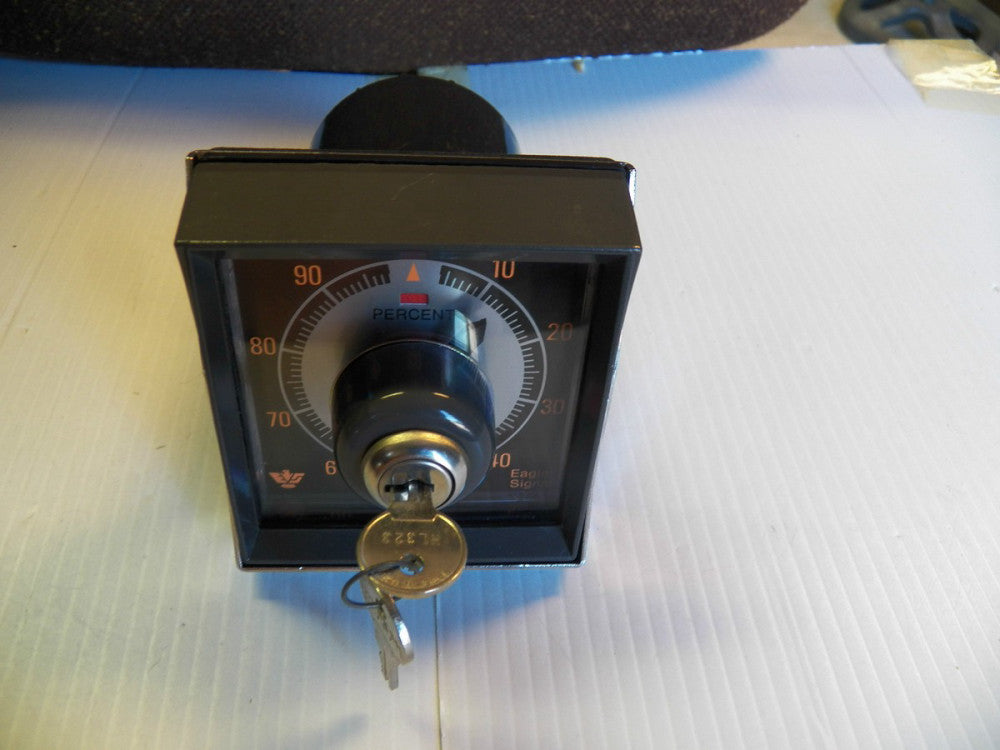 EAGLE SIGNAL TIMER 30 MIN 0-100% HQ909A607 120V 60Hz 125-250VAC 10A W/ KEY