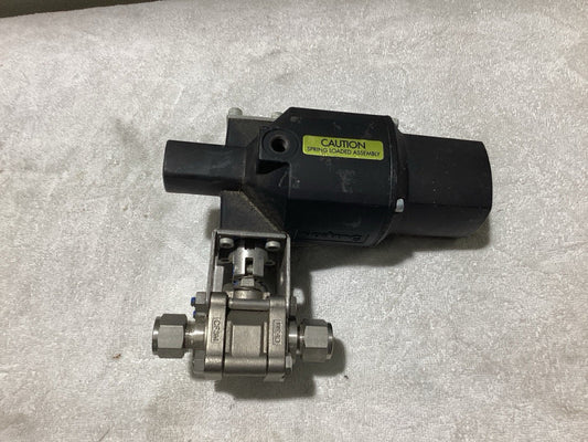 Swagelok SS-63TS8 Valve With Swagelok 133 SR Actuator