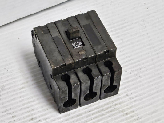 SQUARE D CIRCUIT BREAKER EHB34020 20 A AMP 3P 3 POLE 480Y/277V - DAMAGED