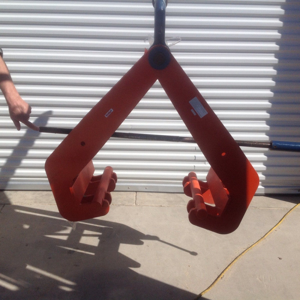 Crosby 25 Ton Beam Clamp. IPTK. ( 18" to 40")