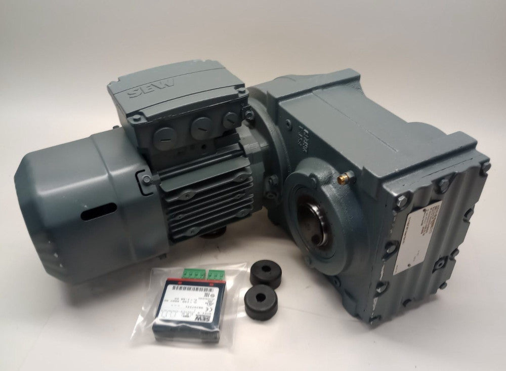 SEW Eurodrive FA67/G-DRS80S8/2BE05 x 142.40 Gear Box 3ph 400V Ratio 142.40:1
