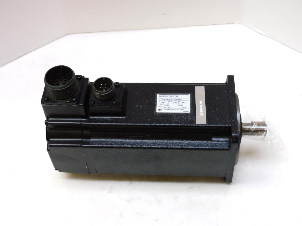 Yaskawa USAGED-03C22K AC Servo Motor 300W 1500r/min 1.96Nm 3A