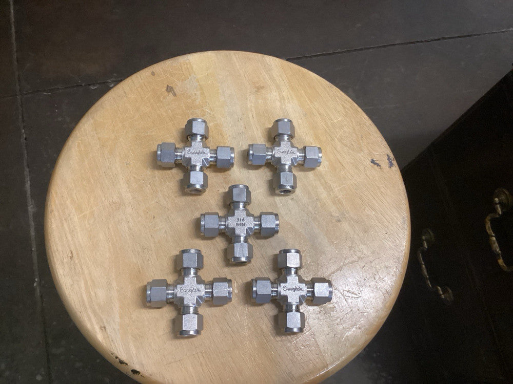 Swagelok Stainless Steel Union Cross Fitting, 3/8” OD Tube. Lot Of 5