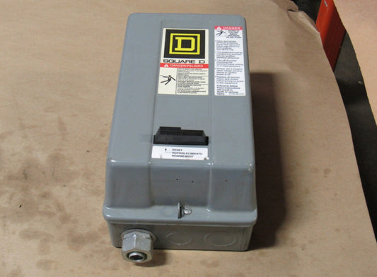 SQUARE D MAGNETIC MOTOR STARTER MO558M 8536SBG2S SER A 110/120V SIZE SZ 0 - USED