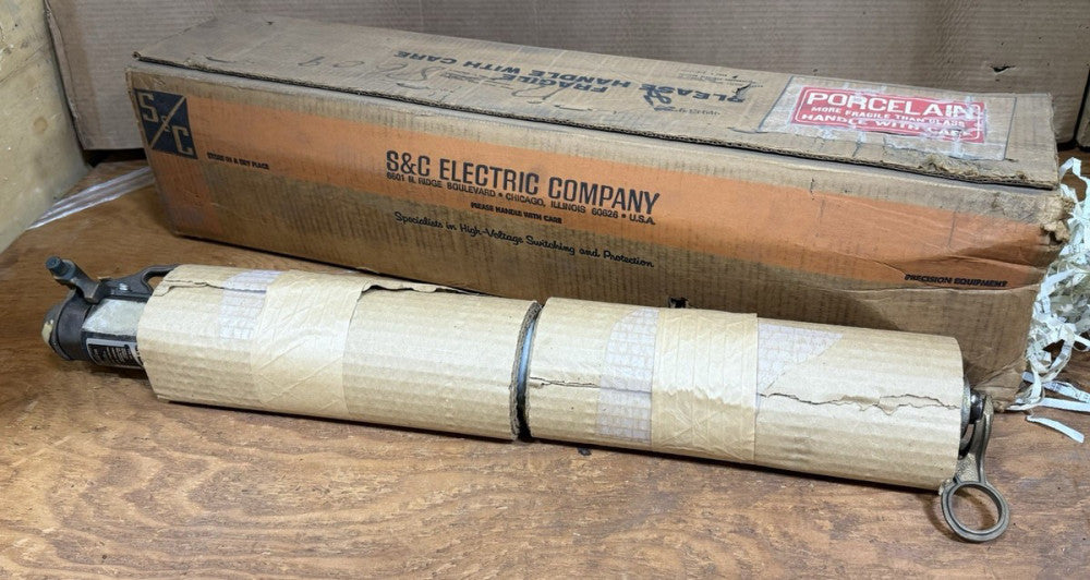 S&C 86054 SM-4 Power Fuse Holder 200Amp - 34.5 kV - Unused Open Box NOS