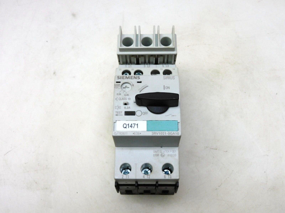 SIEMENS 3RV1021-0GA10 MOTOR STARTER CIRCUIT PROTECTOR W/ 3RV1901-1E & 3RV1928-1H
