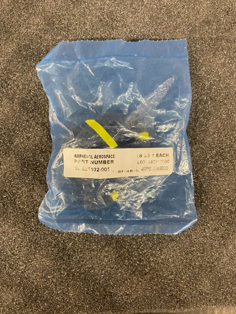 New, Amphenol, 10-825102-005, 3 Position Circular Connector Receptacle, Female 