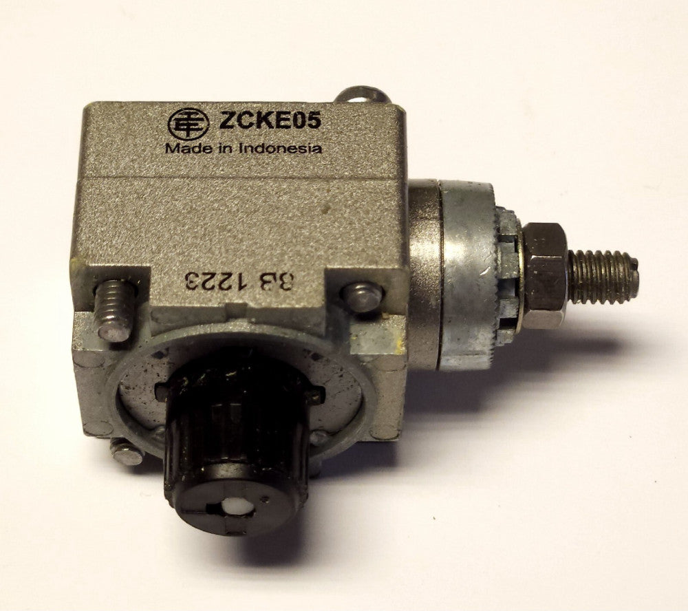 SCHNEIDER ELECTRIC TELEMECANIQUE ZCKE05 Limit Switch Operating Head 8B 1328 ZCK
