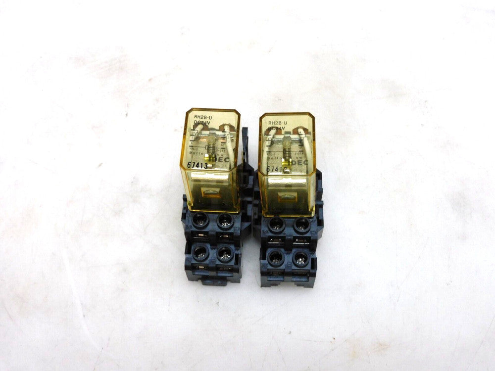 LOT OF 2 IDEC RH2B-U CONTROL RELAY W/ SH2B-05C BASE 10A 300V