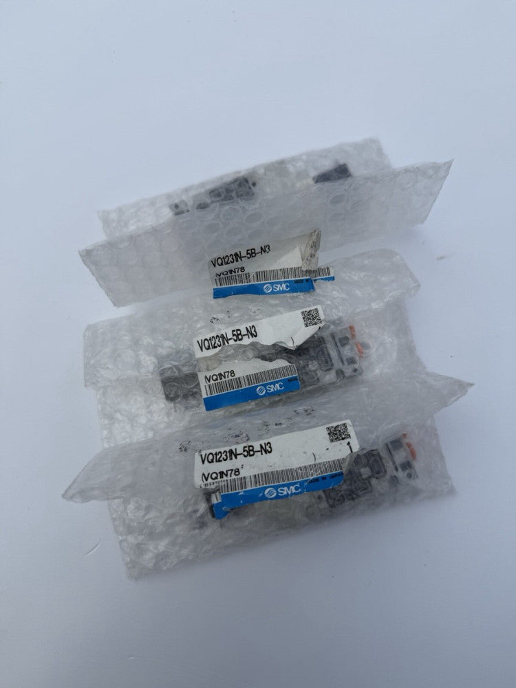 Lot of 3 - SMC VQ1231N-5B-N3 Solenoid Valve - Plug in - New