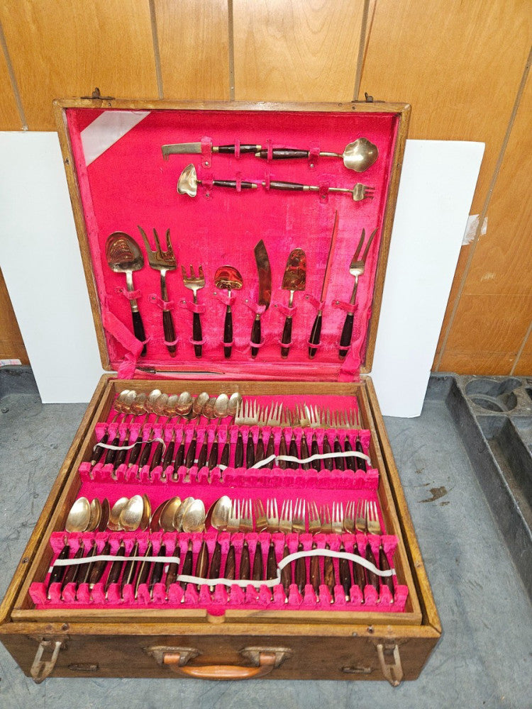 NO NAME 144PC SET OF BRASS & ROSEWOOD VITAGE THAILAND FLATWARE SERVICE FOR 12