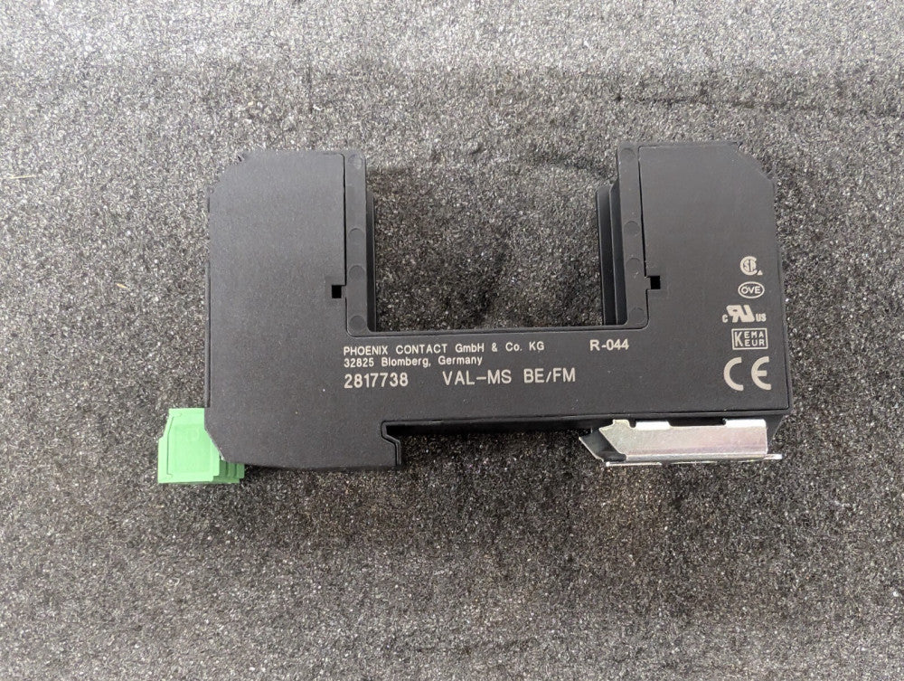 New, Phoenix Contact, 2817738, BASE TYPE 2 ARRESTERS DIN RAIL