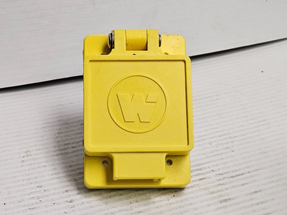 DANIEL WOODHEAD WATERTIGHT FEMALE RECEPTACLE 67W74 70-0210 20 A AMP 125/250V