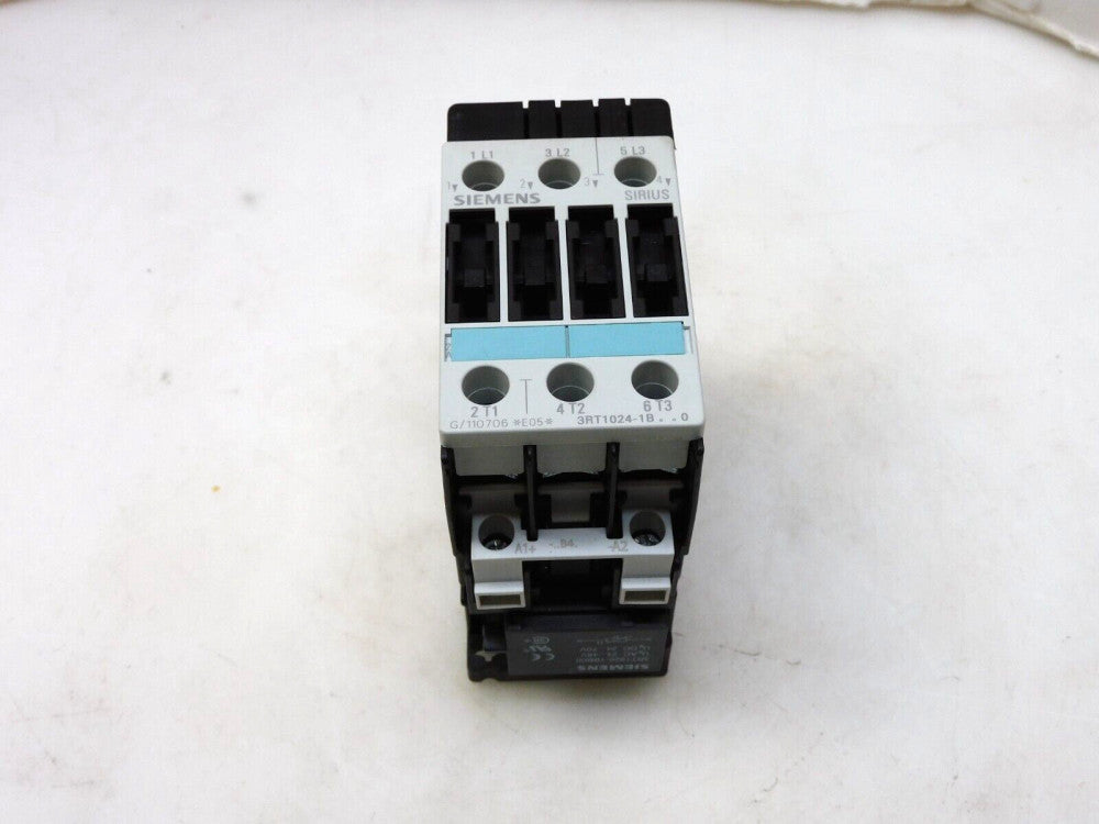 SIEMENS CONTACTOR 3RT1024-1B..0 24V COIL 35A 600VAC W/ CONNECT & 3RT1926-1BB00