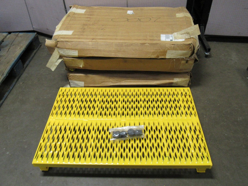 NO NAME SINGLE STEP MACHINE PLATFORM STAND RISER AHW-L-2436 24X36" 5-8"H 500LB