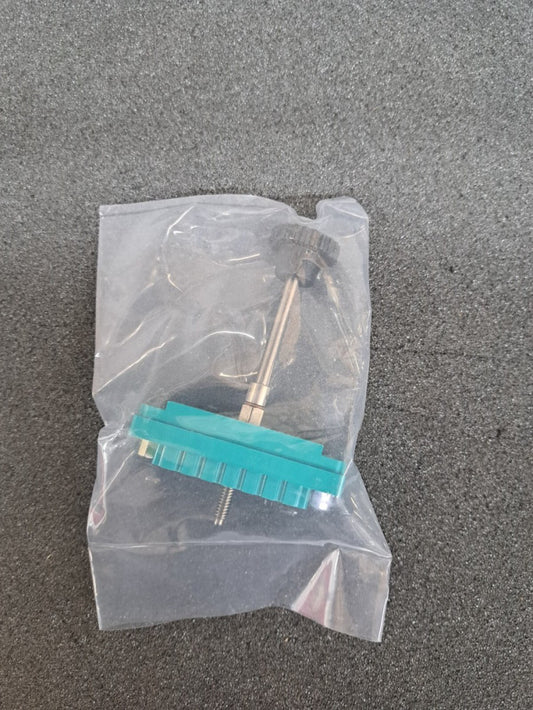 New, AVX, 00-8016-090-000-608, Rack & Panel Connectors 90P FEM GRN CONN UNC THRD
