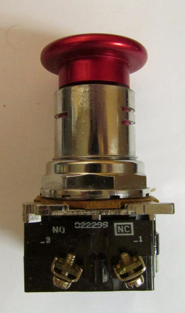 CUTLER HAMMER 10250TA42 HD Red Lockable Push STOP Push Button momentary 