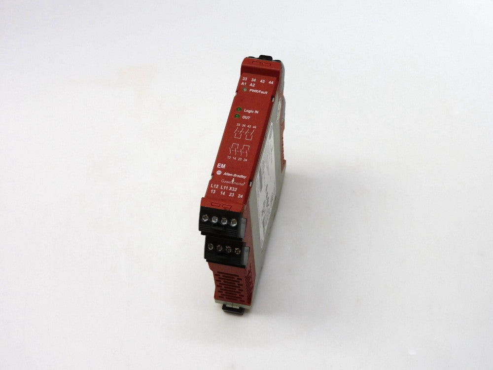ALLEN BRADLEY PN-94113 GUARD MASTER SAFETY RELAY EXPAND MODULE 440R-EM4R2 SER A