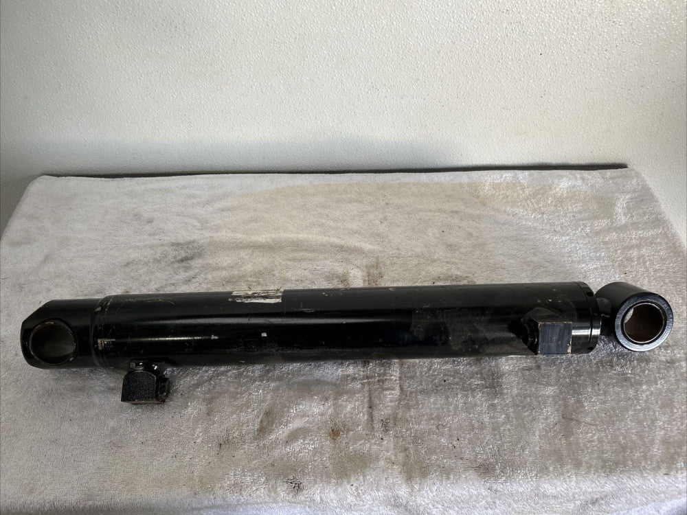 (Takeuchi?) Hydraulic Bucket Tilt Cylinder LH 7000-994 (replaces 7000-209)