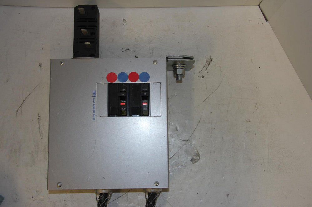 STARLINE CBMDCT5GHE28-4'-(2)L630C-4DG 208V 30A Busway Tap Box