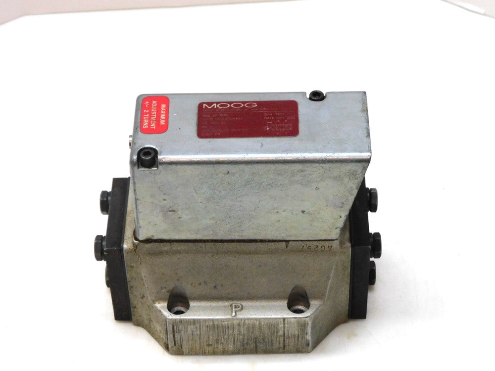 MOOG 62-303B 4-WAY HYDRAULIC VALVE S96XXFMAVAY 2000PSI