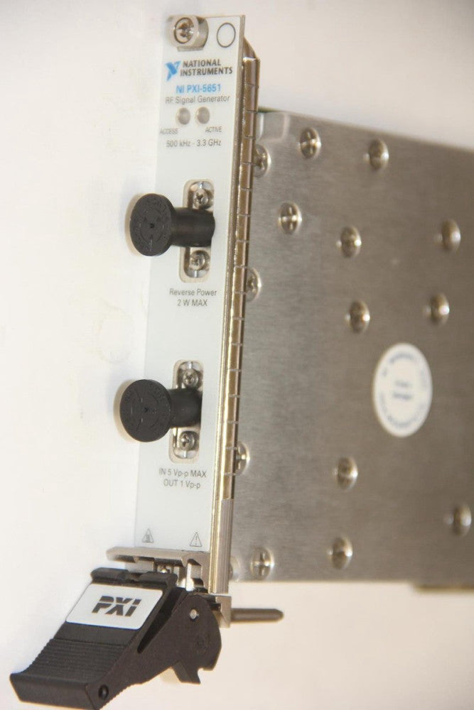 NATIONAL INSTRUMENTS PXI-5651 191967H-02 500kHz-3.3GHz RF Signal Generator