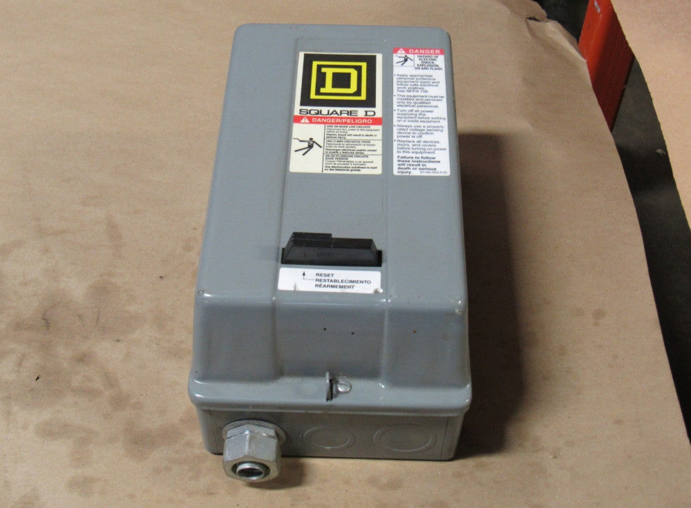 SQUARE D MAGNETIC MOTOR STARTER MO558M 8536SBG2S SER A 110/120V SIZE SZ 0 - USED
