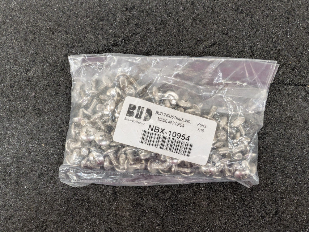 New, Bud Industries, NBX-10954, MACH SCREW TRUSS PHIL M4 - Lot of 100pcs
