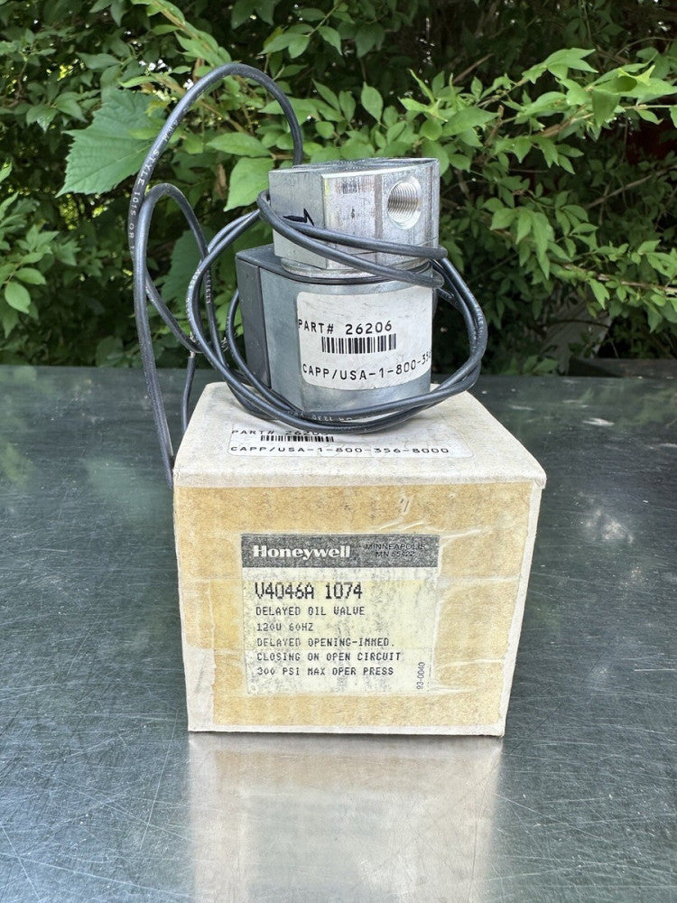 New Honeywell V4046A 1074 Delayed Oil Valve 120v - Unused