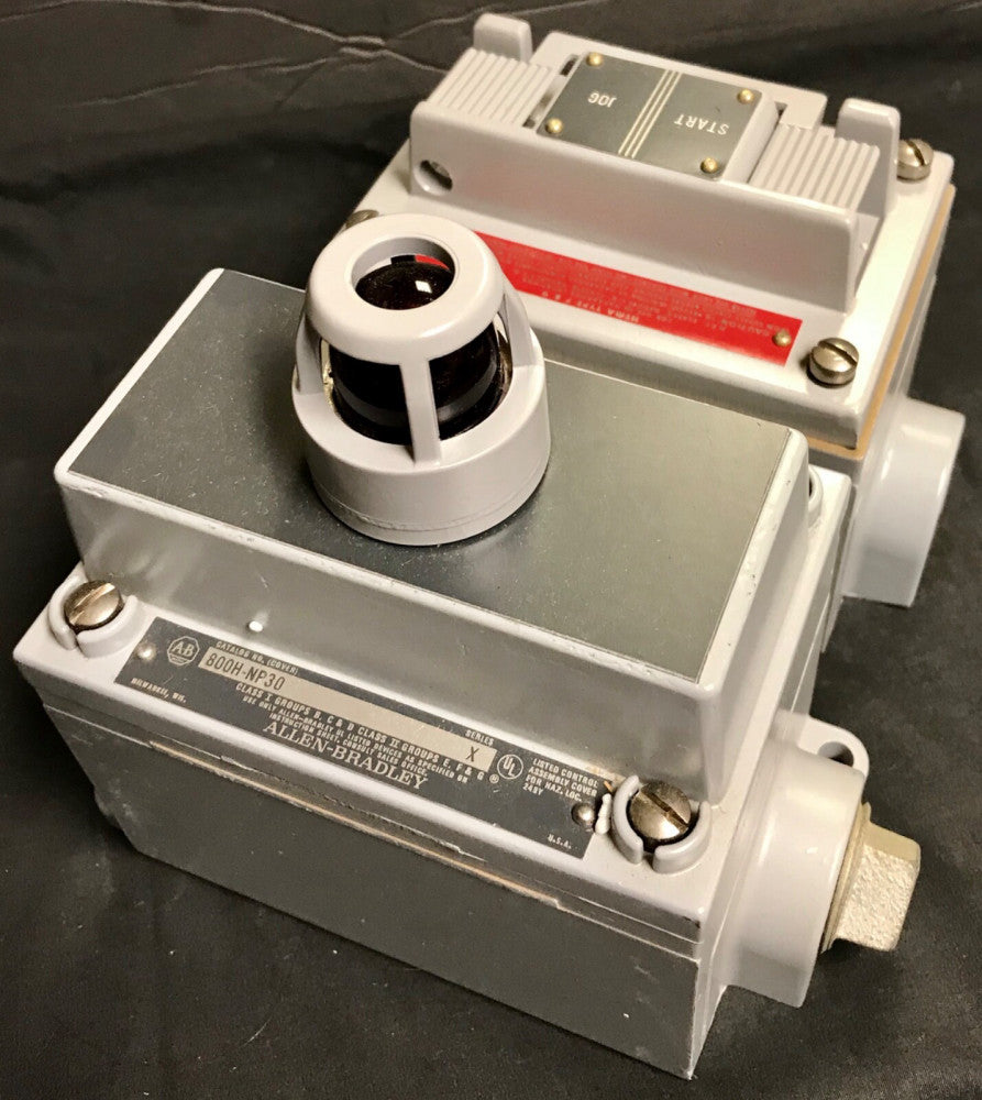 ALLEN BRADLEY 800H 2HAR7 Heavy Duty START STOP Pushbutton Red Pilot Light Nema