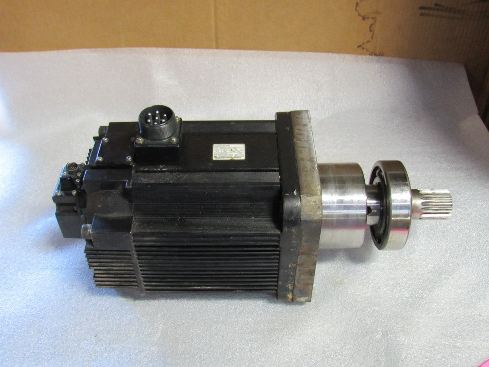 Yaskawa Ac Servo Motor SGMRS-44A2A-YR21 4400W 1500Rpm 200V 28.4N•M UTSAE-B17CL