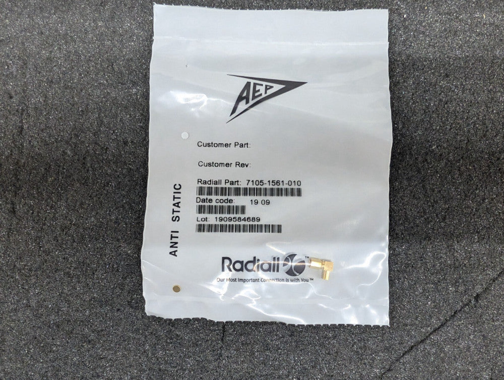 New, Radiall, 7105-1561-010, SSMC F RA NA SD .086