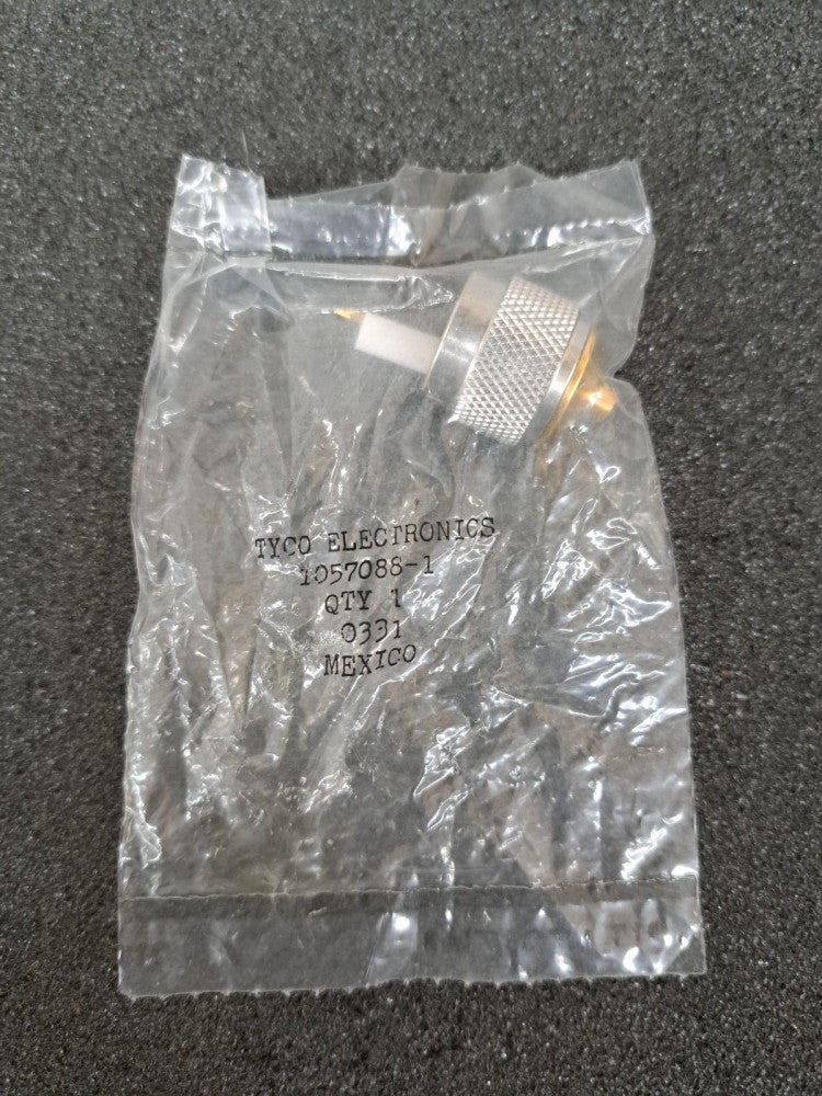 New, AMP/Tyco, 1057088-1, CONN N PLUG STR 50 OHM SOLDER