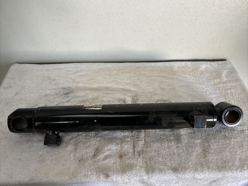 (Takeuchi?) Hydraulic Bucket Tilt Cylinder LH 7000-994 (replaces 7000-209)