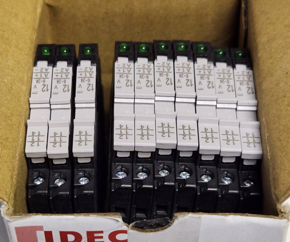 BOX OF 10 IDEC RV8H L D12 Relay and Socket Base RV1H G D12 SV1H 076 5