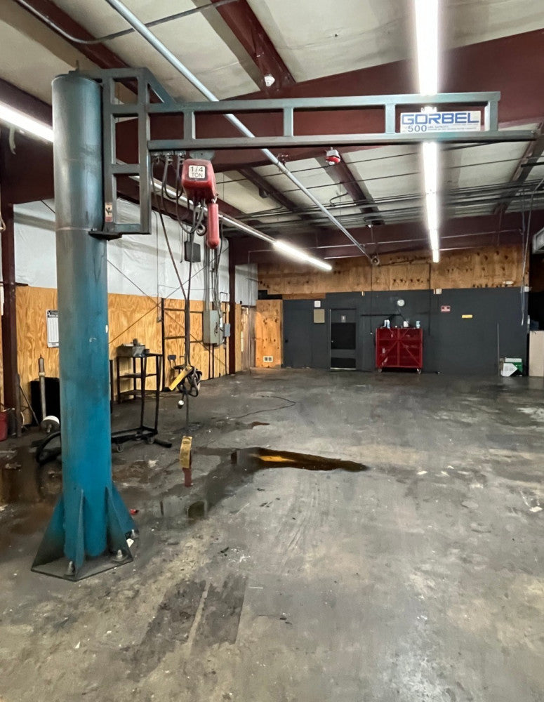 Gorbel 500Lb 1/4 T Ton Base Post Mount Jib Crane W/ Dayton 110V 1Ph Chain Hoist