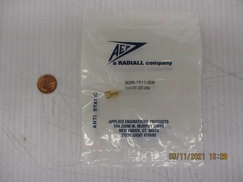 New, Radiall, 2025-1511-000, Conn SMB F 0Hz to 4GHz 50Ohm S. ST Thru-Hole Gold