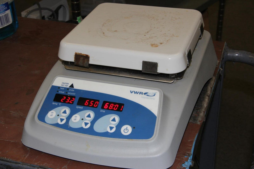 VWR 97042-714 7" X 7" Ceramic Hotplate and Stirrer "TESTED"
