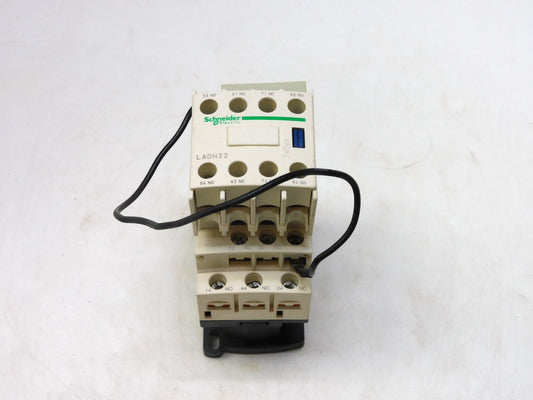 SCHNEIDER ELECTRIC CAD32 CONTACTOR W/ AUX LADN22 & 3TX7402-3S SURGE PROTECTOR