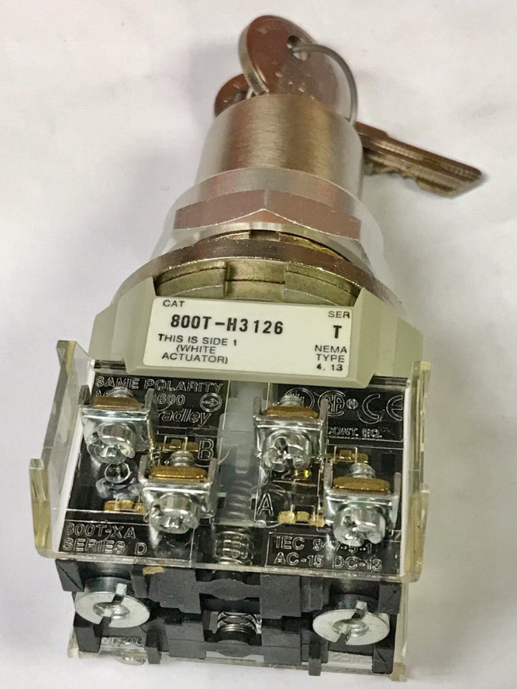 ALLEN BRADLEY 800T H3122B 2 Position Keyed Selector Switch 800T-H3122 Maintained