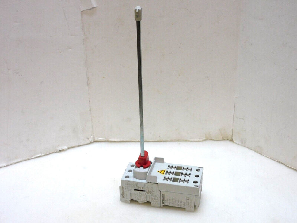 KATKO KU 340N MANUAL MOTOR CONTROLLER SWITCH KU340N W/ KV10X38 FUSE HOLDER