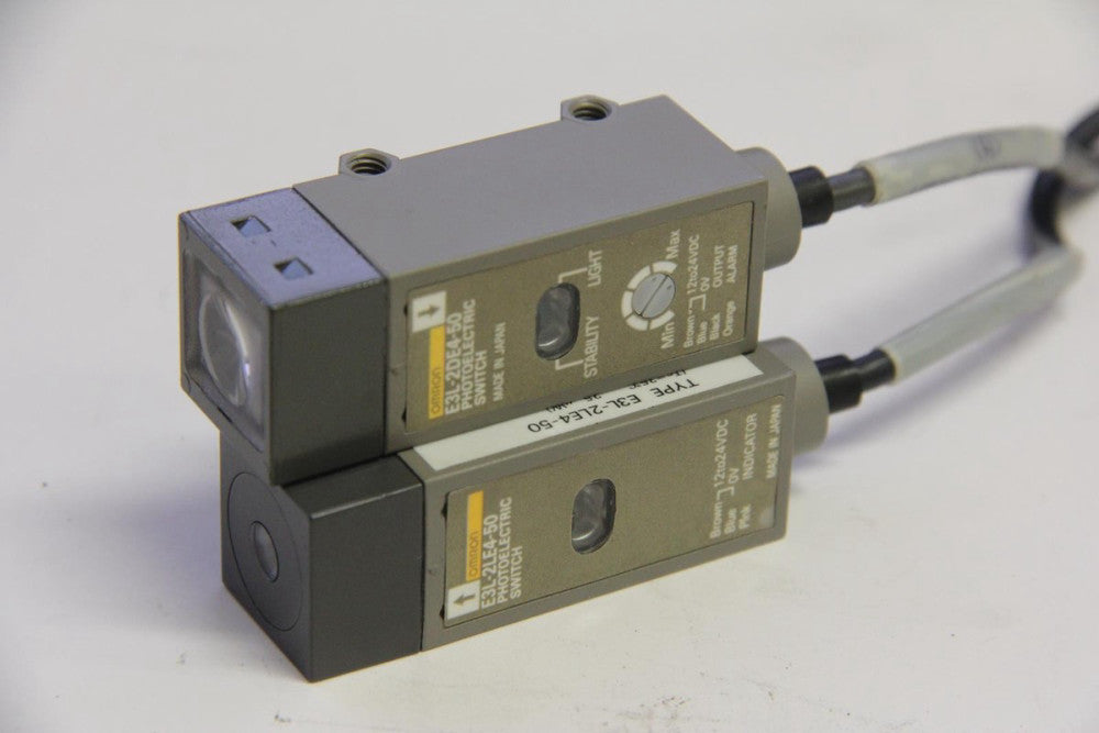OMRON E3L-2LE4-50 E3L-2DE4-50 Dual Photoelectric Switch