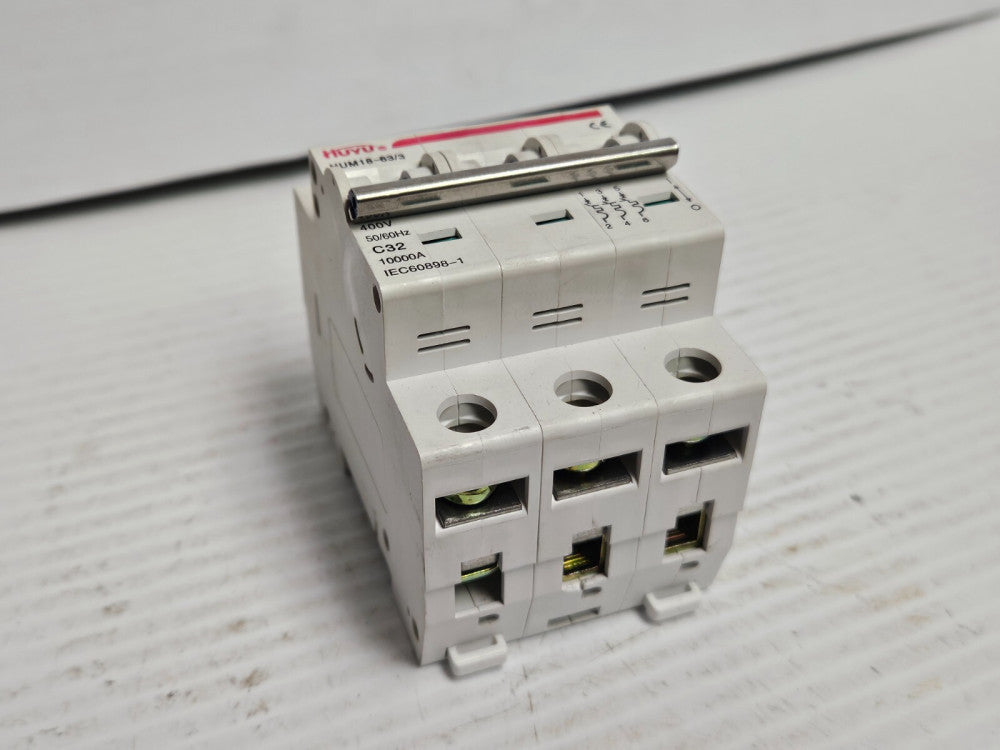 HUYU CIRCUIT BREAKER HUM18-63/3 C32 32 A AMP 3P 3 POLE 400V - USED