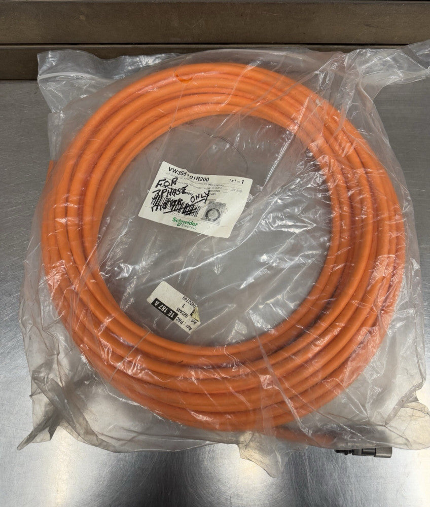 Schneider VW3S5101R200 Motor Cable 4x1.5 Shielded Connector 20M - Unused